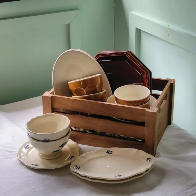 新生活にスタジオエムの食器

カフェで使用している食器のほとんどは
#スタジオエム の食器です

たくさんある食器のなかでも
日々に使いやすいものを中心に
セレクトして店頭に置いてます

新生活や気分転換の春に
よかったらご覧くださいね

※お取り寄せも承ります
　少しお時間がかかるかもしれませんが
　お気軽にお問い合わせください

【あんjoyクーポンご利用について】

当店でもたくさんご利用いただいてます。
デコレーションケーキのお支払いにも
ご利用いただけますが、
お支払い後のキャンセルは不可となります
(クーポンの返金ができないため)

あらかじめご了承ください

【4月のお休み】
6.7日(月火)、13.14(月火)、 
20.21日(月火)、27.28日(月火)

パティスリー  モントル

国道1号線 ニトリ安城店道向かい

tell 0566-97-5031
open 10:30-19:00

カフェスペースの時間貸し
も有ります

詳しくはお問い合わせください

close  月火

Instagram:@montre.anjo