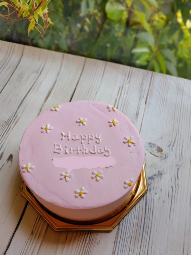 センイルケーキ
　
誕生日を、好きな色のケーキでお祝いできたら
最高ですよねー。

思い出に残る誕生日をお届けしています

Happy Birthday

同じタイプのケーキでも
色が違うと印象が全く変わりますね

細かい色のご指定はできませんが
できるだけご希望に沿うよう
ご相談を店頭で承ってます

【5月のお休み】
4日(月)、8日(金)、11.12(月火)、 
18-21日(月-木)、25.26日(月火)

パティスリー  モントル

国道1号線 ニトリ安城店道向かい

tell 0566-97-5031
open 10:30-19:00

カフェスペースの時間貸しも承ります
詳しくはお問い合わせください

close  月火

Instagram:@montre.anjo